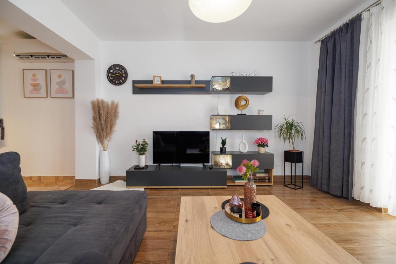 Spacious And Modern App With Big Terrace Malinska Exterior foto